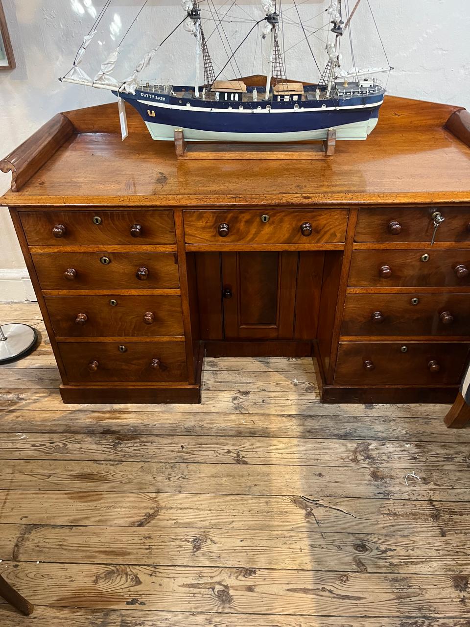 Victorian Mahogany Knee-Hole Desk