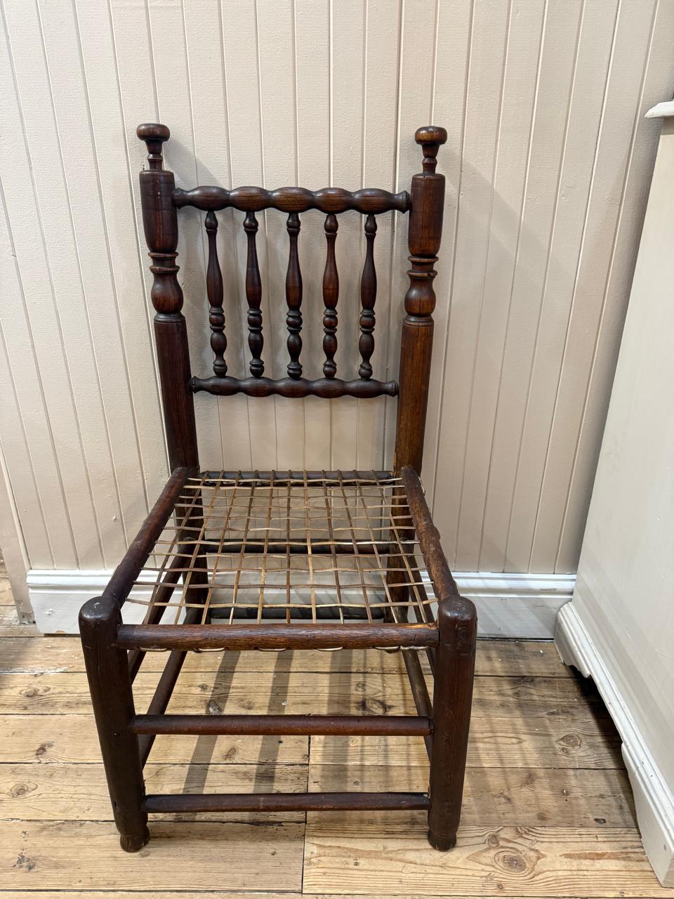 Antique Tolletjie Riempie Chair